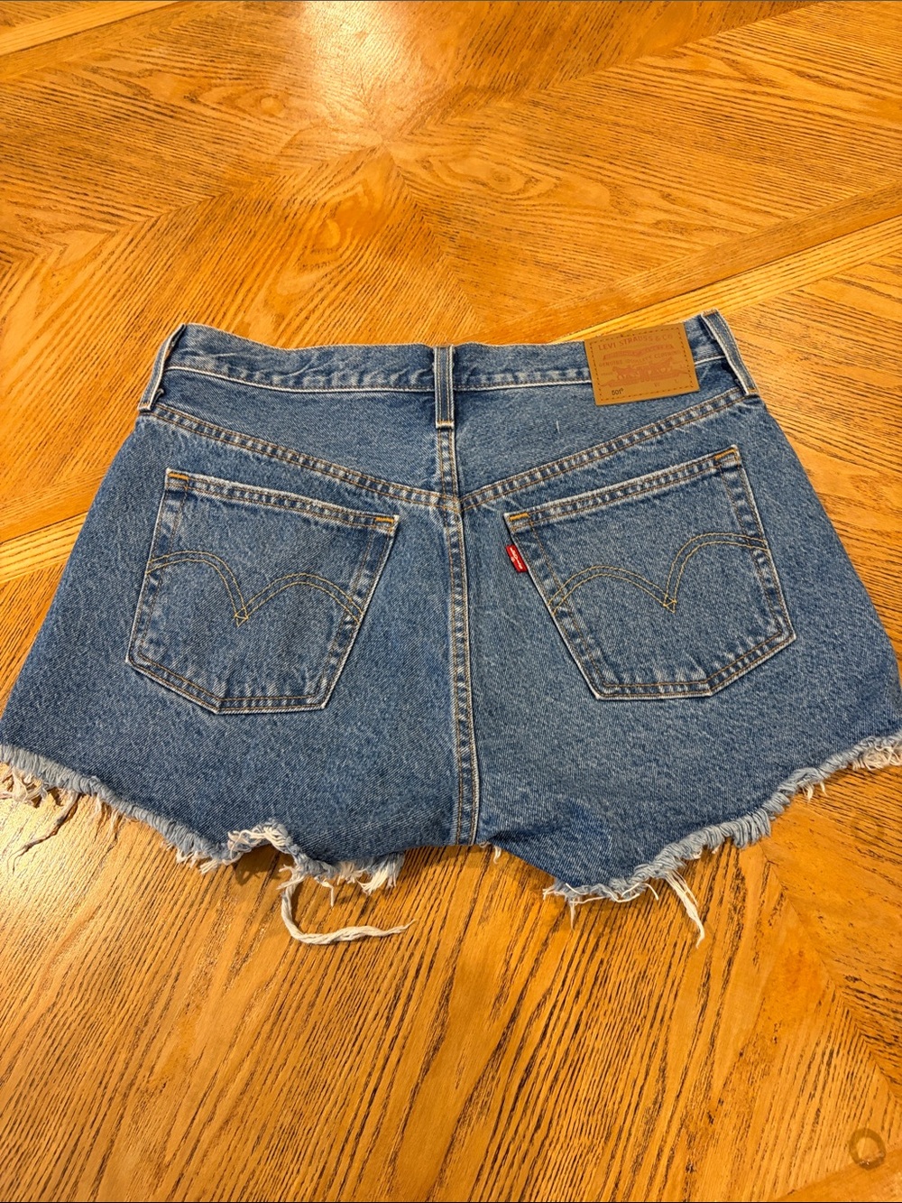 Levi's 501 High Rise Distressed Cutoff Denim Shorts – Size 29W - Picture 5 of 13